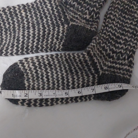 Cozy Gray and White Hand Knit Socks, 100% Wool - Picture 4 of 6